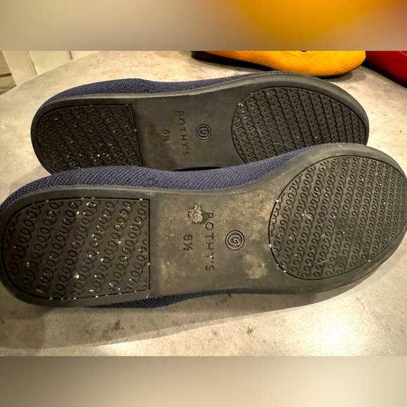 Rothy’s Navy Flat 6.5 - Picture 2 of 3